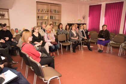 Budinčio globėjo darbą pasiūlęs socialinių paslaugų centras sulaukė nemažai norinčiųjų šių pareigų. Tačiau kandidatus suglumino, kad tektų dirbti visą parą.