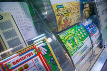 Sunku pasakyti, kokį nuostolį patyrė vakar ryte apiplėštas kupiškėnas. Smurtaudami du vyrai pavogė nukentėjusiojo piniginę su pinigais bei loterijos bilietą