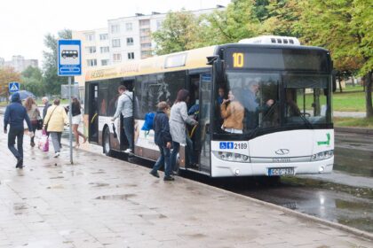 Su lengvatiniu bilietu, tačiau be mokinio pažymėjimo važiavęs paauglys tapo tikru galvosūkiu ne tik zuikių gaudytojams, bet ir valdžios atstovams.