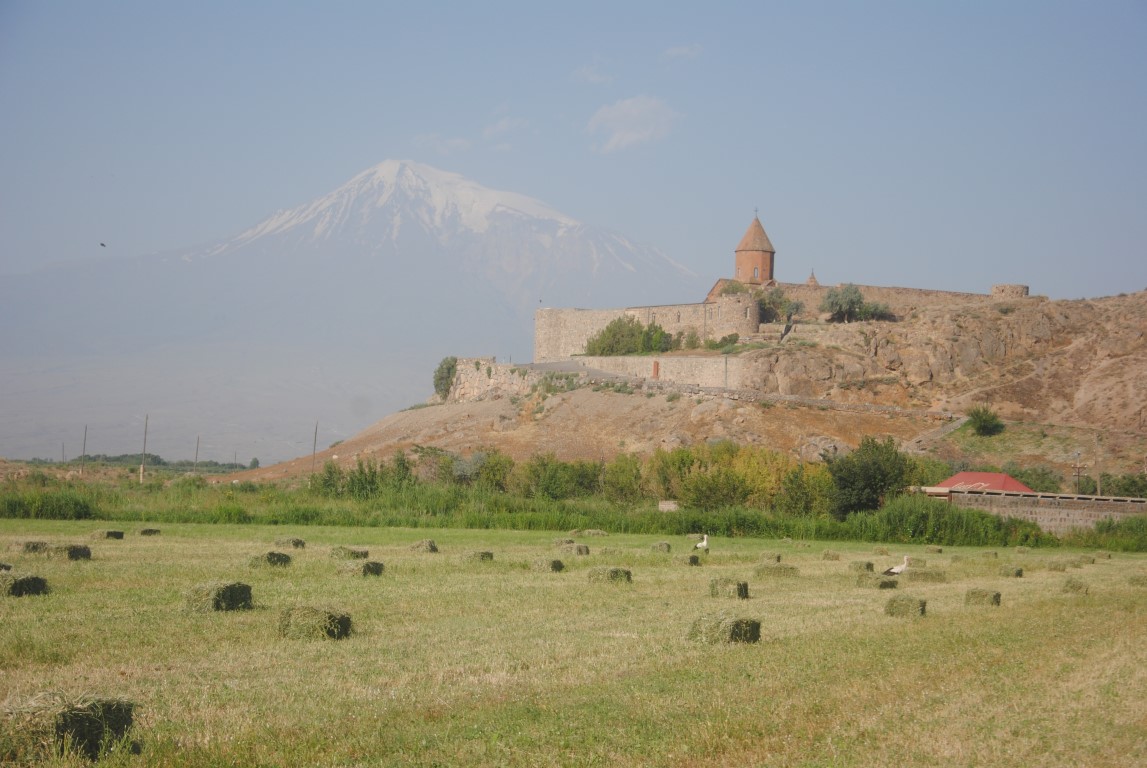 Keliaudamas J. Kaminskas galėjo net tik grožėtis kraštovaizdžiu, bet ir aplankyti visame pasaulyje žinomą Khor Virapo vienuolyną Armėnijoje.