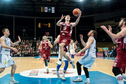 Paskutiniuoju stipriausiojo ketverto dalyviu tapo Panevėžio „Lietkabelis“, trečiose ketvirtfinalio serijos rungtynėse 83:67 nugalėjęs „Vytauto“ komandą.