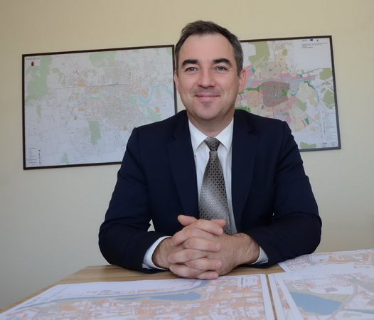 Rimantui Paužai nesutikus su siūloma administracijos direktoriaus pavaduotojo vieta, Tomui Juknai teko užleisti savo kėdę. T. ŠIAUDINIO nuotr.