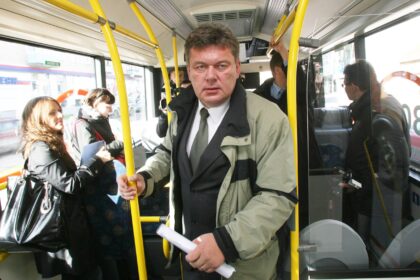 Iš dešimties Panevėžio savivaldybės valdomų įmonių bent trijų vadovams gresia naujo darbo paieškos. Jų kėdes stipriai sujudino Seimas.