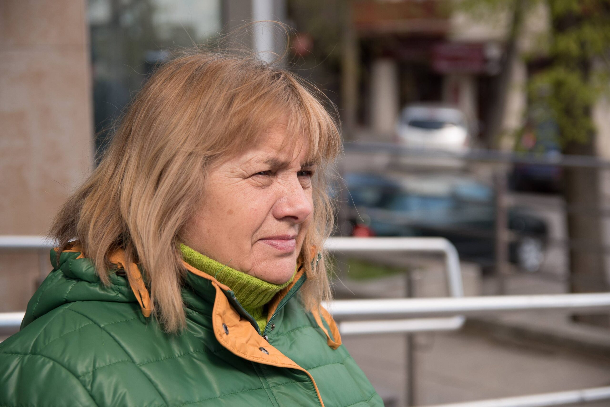 Panevėžietė Albina suskaičiavo, kad, gaudama vos didesnę nei 200 eurų nedarbo draudimo išmoką, apie 30 eurų ji turės atiduoti įteisintam pajamų mokesčiui. T.Šiaudinio nuotr.