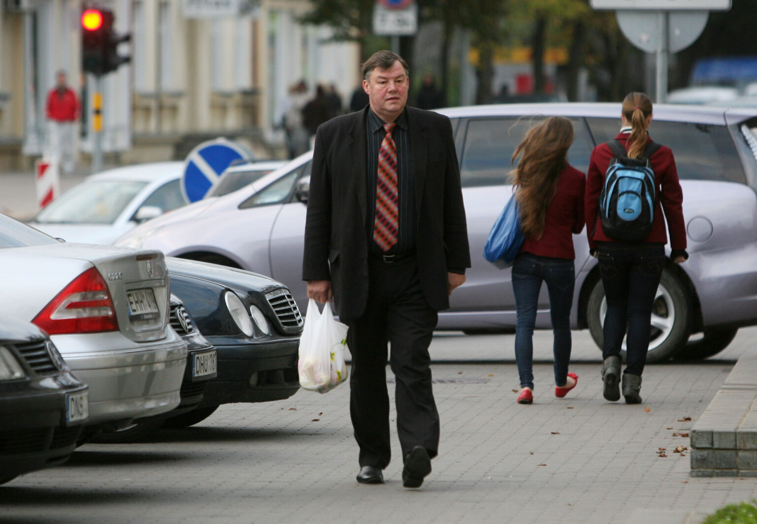 Darbą Panevėžio savivaldybėje dėl reorganizacijos praradusiam Miesto ūkio skyriaus vedėjui A. Karalevičiui kol kas nėra galimybės grįžti į senąsias pareigas