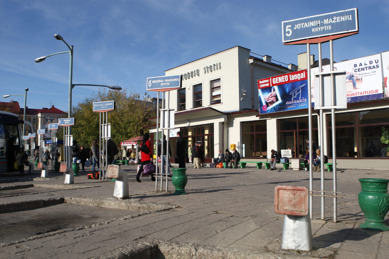 Birželio 16 d. Panevėžio autobusų stotyje Panevėžio miesto dailės galerija ir Fotografijos galerija pristatys projektą „Laisvės ir tapatybės ženklai“.