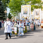 Sekmadienio rytą varpais, maldomis ir giesmėmis Panevėžį iš miego budino Kristaus Karaliaus katedros tikintieji.