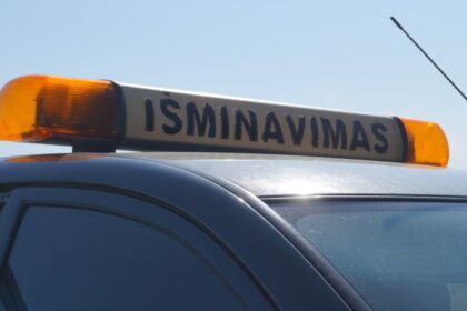 Po Panevėžio rajono Kapinės kaime miške penktadienį rasto artilerijos sviedinio, šeštadienį išminuotojams teko skubėti į Rokiškio apylinkes.