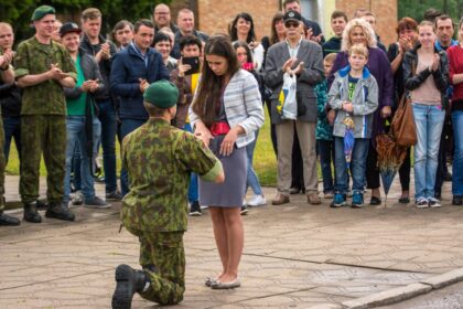 Panevėžio karaliaus Mindaugo husarų bataliono 373 šauktiniai, kurių tarpe ir dešimt merginų, šiandien išsirikiavo į paskutinę rikiuotę.