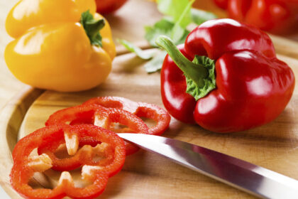 Dar Avicena paprikas apibūdino kaip širdį stiprinančią, smegenų veiklą aktyvinančią, virškinimą gerinančią ir nuo nutukimo saugančią daržovę.