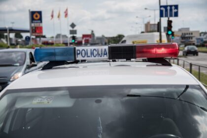 Panevėžio aplinkkelyje nuo kelio nuvažiavusiame vilkike rastas miręs vairuotojas.