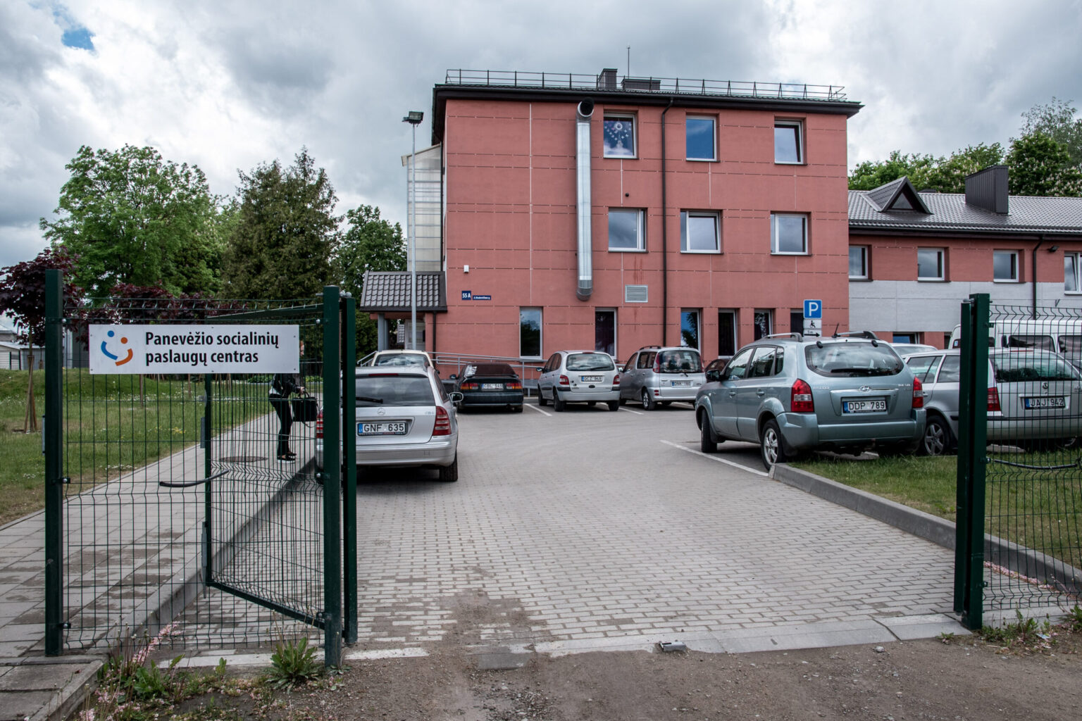 Panevėžio socialinių paslaugų centrą užvaldžiusios streiko nuotaikos visiškai šios įstaigos kolektyvą.