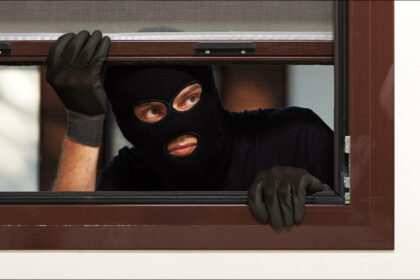 Daugiau nei 2000 eurų nuostolį dėl ilgapirščių ketvirtadienį patyrė 64-erių panevėžietis.