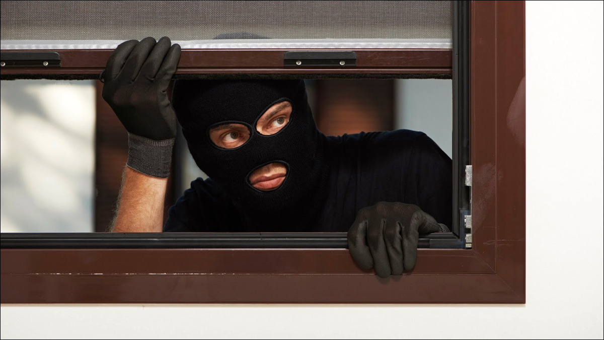 Daugiau nei 2000 eurų nuostolį dėl ilgapirščių ketvirtadienį patyrė 64-erių panevėžietis.