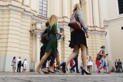 Mokslo ir studijų stebėsenos ir analizės centro (MOSTA) atlikta analizė atskleidžia studijų kryptis, kurių absolventams įsitvirtinti darbo rinkoje sekasi geriausiai.