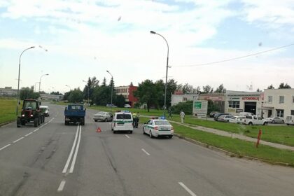 Dideliais eismo srautais nepasižyminčioje Paliūniškio gatvėje susidūrus automobiliams, moteris išvežta į ligoninę.