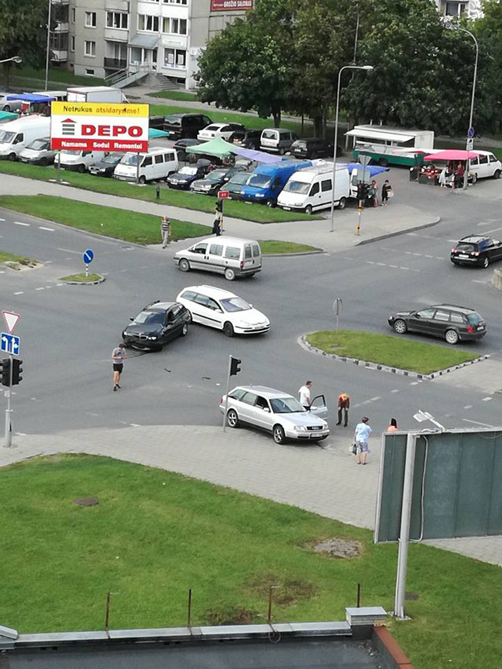 Dar viena avarija Panevėžio Bermudų trikampiu pramintoje Klaipėdos-Dariaus ir Girėno-Projektuotojų gatvių sankryžoje.