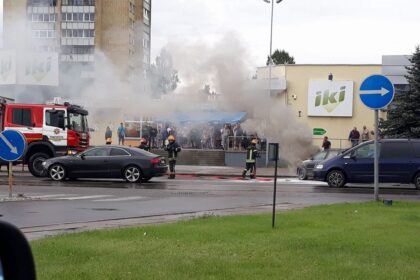 Pirmadienį, prieš šešioliktą valandą, specialiosios tarnybos sulėkė į prekybos centro Nemuno g. automobilių stovėjimo aikštelę.