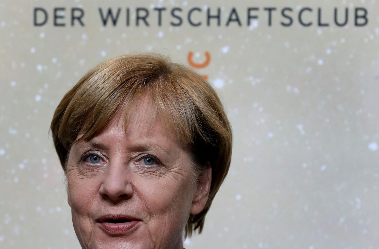 A.Merkel-kritikuoja-Lenkijos-teismu-reforma