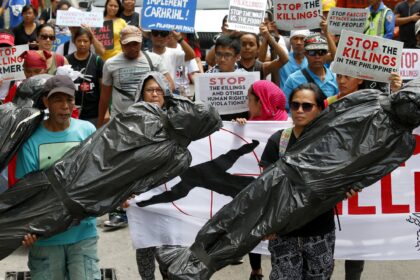 Filipinuose-žudomi-narkomanai-ir-prekeiviai