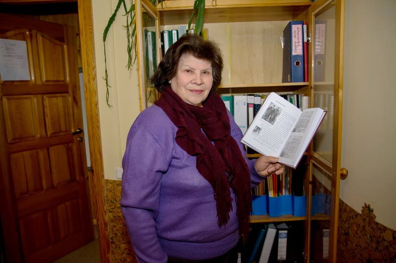 Romų įgaliotinės Vidos Beinortienės įsitikinimu, tarpininkui nebūtinas specialus išsilavinimas, – svarbiausia, kad jis išmokytų romus spręsti socialinius ir teisinius klausimus. T. ŠIAUDINIO nuotr.