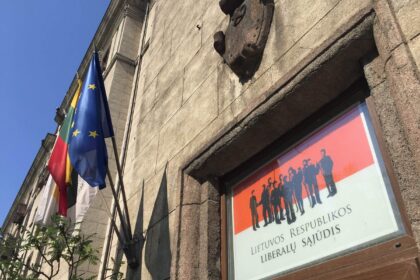 Vilniaus miesto savivaldybė įtraukė partijų nuomojamas patalpas į privatizuojamų objektų sąrašą. Ne visos partijos tam pritaria.