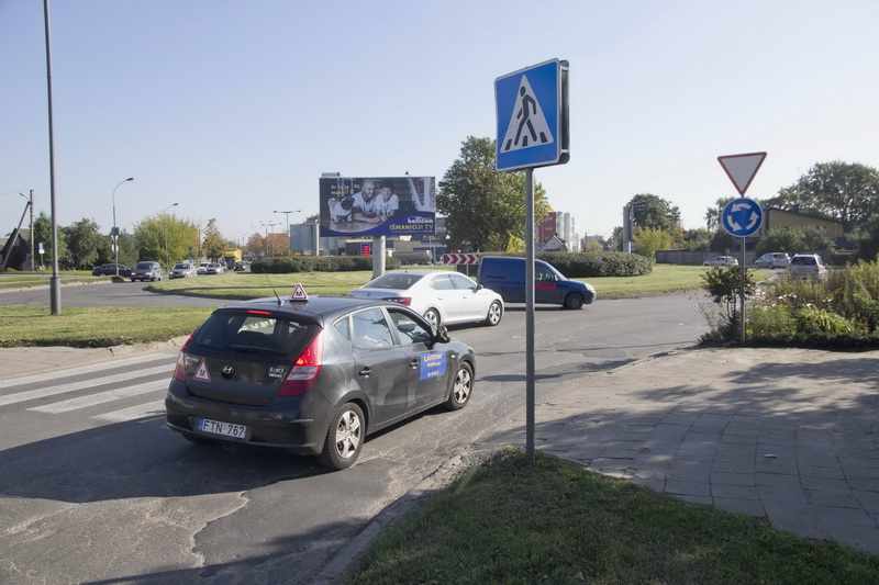 Savivaldybė koreguoja ir vairuotojams vienos skausmingiausių vietų Panevėžyje – Nemuno ir Pušaloto gatvės žiedinės sankryžos rekonstrukcijos planą. V. BULAIČIO nuotr.