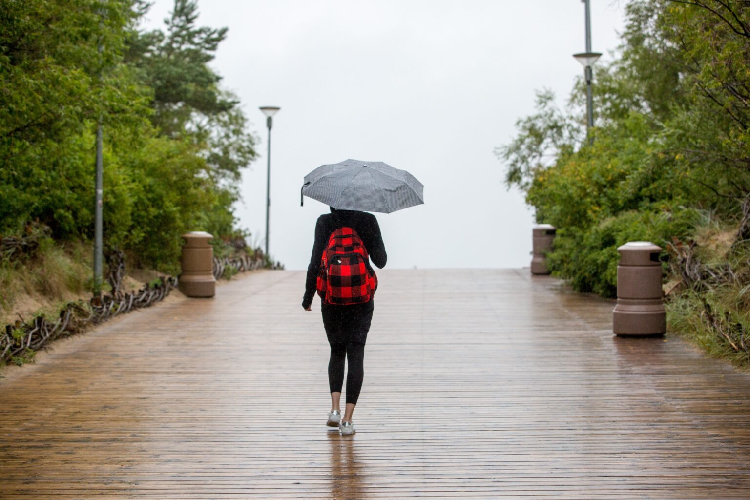 Savaitė Lietuvoje prasidės smarkiu lietumi ir perkūnija, prognozuoja sinoptikai.