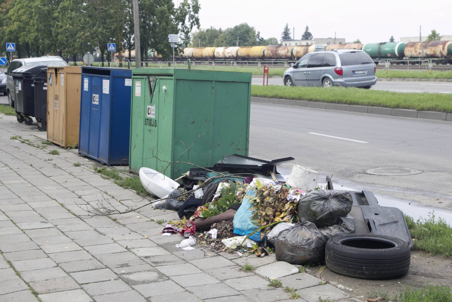 Ažiotažą dėl bendrabučio principu nustatytų privalomų išvežti atliekų kiekių kėlusiems panevėžiečiams Savivaldybė turi dvi naujienas