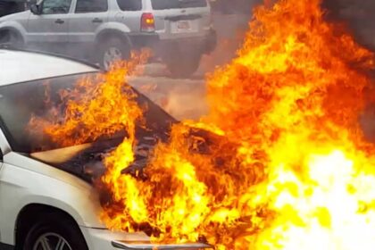 Sudegė konfiskuoti automobiliai