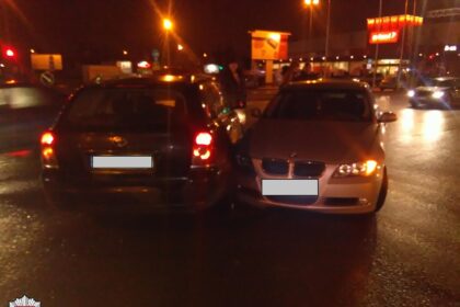 Panevėžyje, Klaipėdos–Nemuno g. reguliuojamoje sankryžoje susidūrė automobiliai