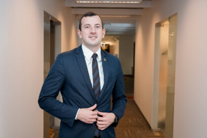 Į ūkio ministrus siūlomas 27-erių parlamentaras Virginijus Sinkevičius gali tapti jauniausiu ministru po Lietuvos nepriklausomybės atkūrimo.