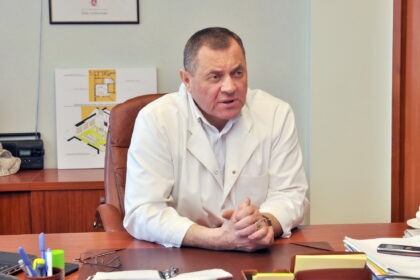 Lietuvos apeliacinis teismas trečiadienį atmetė nuo pareigų laikinai nušalinto Respublikinės Panevėžio ligoninės direktoriaus Ivano Dorošo skundą, nutartis yra neskundžiama.