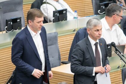 Seimo LVŽS frakcijos narys P. Urbšys jau ne pirmą kartą impulsyviai daro sunkiai suvokiamus pareiškimus, sako šios frakcijos seniūnas R. Karbauskis.