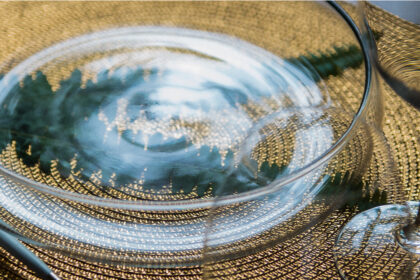 Kaip neskubrius savaitgalio pusryčius ar draugų vakarienes paversti maža švente, pasakoja ir rodo švenčių dekoratorės „Dega rūtos“.