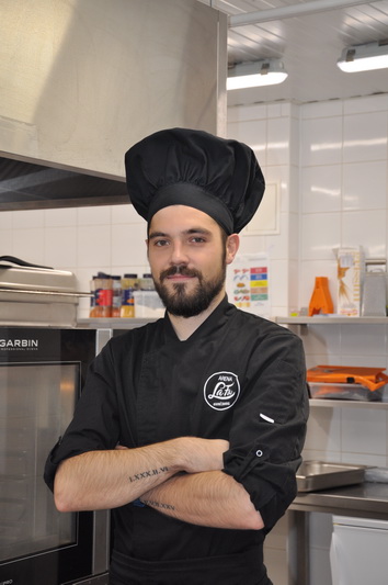 Vaikinas džiaugiasi, kad gavo galimybę kurti ir įgyvendinti savo idėjas būtent gimtajame mieste. ASMENINIO ARCHYVO nuotr. 