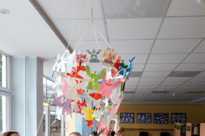 Gruodžio pradžioje „Žiburėlio“ bibliotekoje viešėjo dailininkė, vaikiškų knygelių iliustruotoja Sigutė Ach, juokais vadinama pačia nerimčiausia Lietuvos kūrėja.