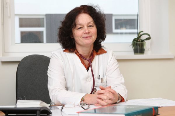 Respublikinės Panevėžio ligoninės Priėmimo-skubiosios pagalbos skyriaus vedėja J. Vokietienė mano, kad per šventes mieste turėtų budėti ir šeimos gydytojų. „Sekundės“ archyvo nuotr.