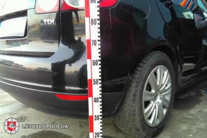 Gruodžio 28 d. 12.15 val., Panevėžyje, Klaipėdos g. apgadintas automobilis „VW Golf“, kito automobilio vairuotojas iš eismo įvykio vietos pasitraukė.