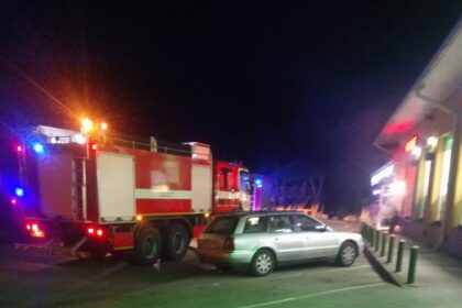 Šeštadienio vakarą, kelios minutės po 20 val. Bendrajame pagalbos centre buvo gautas pranešimas, kad dega Piniavoje esanti kavinė “Pas Katiną“.