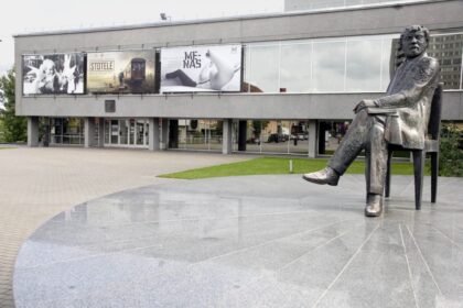 Domintis šimtamete Panevėžio istorija akys neišvengiamai kryps į vieną svarbiausių miesto kultūros centrų –valstybinį dramos teatrą.