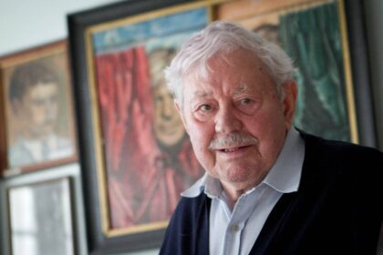 Lietuvos gyventojų genocido ir rezistencijos tyrimų centro paskelbta žinia, kad nacionalinės premijos laureatas aktorius Donatas Banionis ir dirigentas Saulius Sondeckis buvo KGB agentai, šokiravo garsaus aktoriaus sūnų Raimundą Banionį.