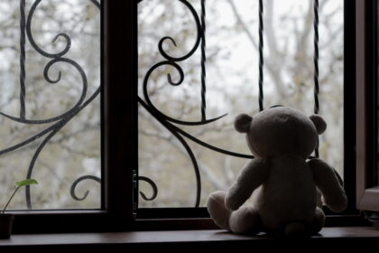 Pareigūnai, pranešimą apie 6–7 metų vaikui sukeltą fizinį skausmą gavę penktadienį, dar aiškinasi tikslų įvykio laiką.