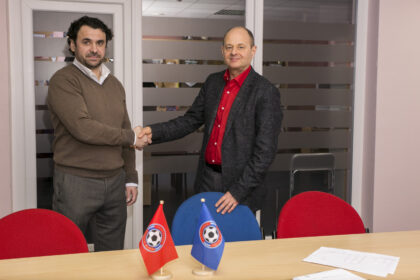 Šiandien FK „Panevėžys“ pasirašė sutartį su nauju vyriausiuoju treneriu Aleksandru Kurtijanu iš Moldovos. Su 43-ejų metų specialistu sutartis pasirašyta iki sezono pabaigos.