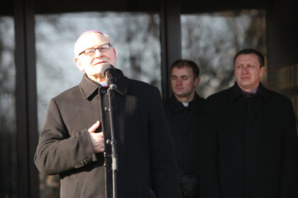 Panevėžio rajono savivaldybės taryba ketina kitą savaitę balsuoti dėl rajono garbės piliečio vardo suteikimo Panevėžio vyskupui emeritui Jonui Kauneckui.
