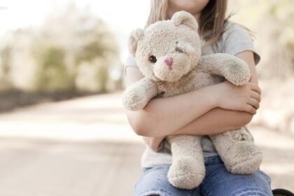 Panevėžyje į mokyklą atėjusi mažametė papasakojo, jog namuose ją trankė tėvas.