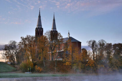 Anykščių rajono savivaldybė vasario mėnesį Londone vyksiančioje turizmo parodoje „The Telegraph: Travel Show“ žada pasauliui garsiai pareikšti, kad net ir nedideliame žemės lopinėlyje gali tilpti visas Lietuvos paveikslas.