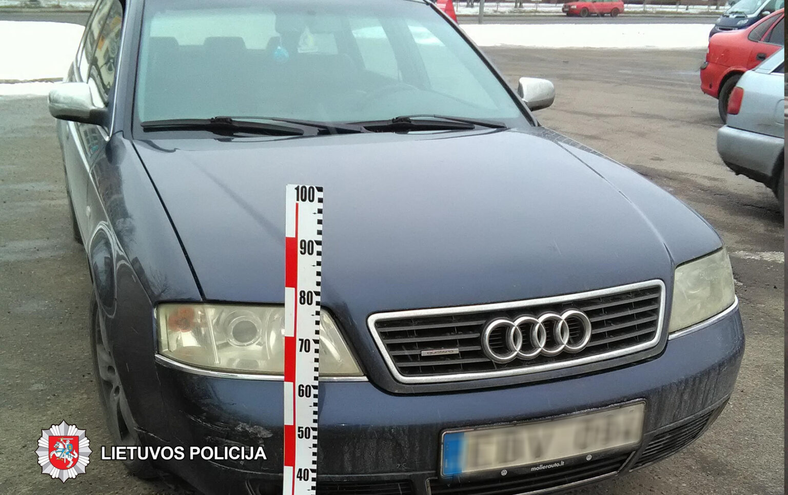 Vasario 12 d. Panevėžyje, Marijonų g., namo kieme, rastas apgadintas automobilis „Audi A6“. Kito automobilio vairuotojas iš eismo įvykio vietos pasitraukė.