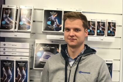 Viena garsiausių pasaulyje Ortopedijos pramonės įmonių į savo medikų komandą, kuri rūpinsis sportininkų traumų profilaktika Pjongčango olimpinėse ir parolimpinėse žiemos žaidynėse, pasikvietė ir specialistą iš Lietuvos – panevėžietį ortopedą techniką Marių Jonelį.