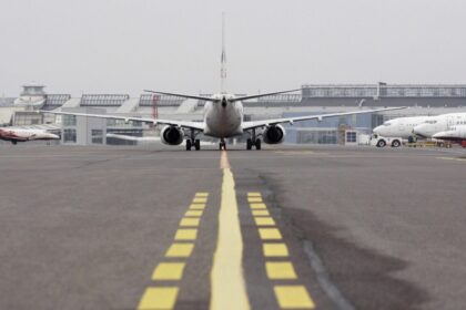 Susisiekimo ministerija užsakė analizę kiek kainuotų naujas oro uostas ir kur jį būtų galima statyti.